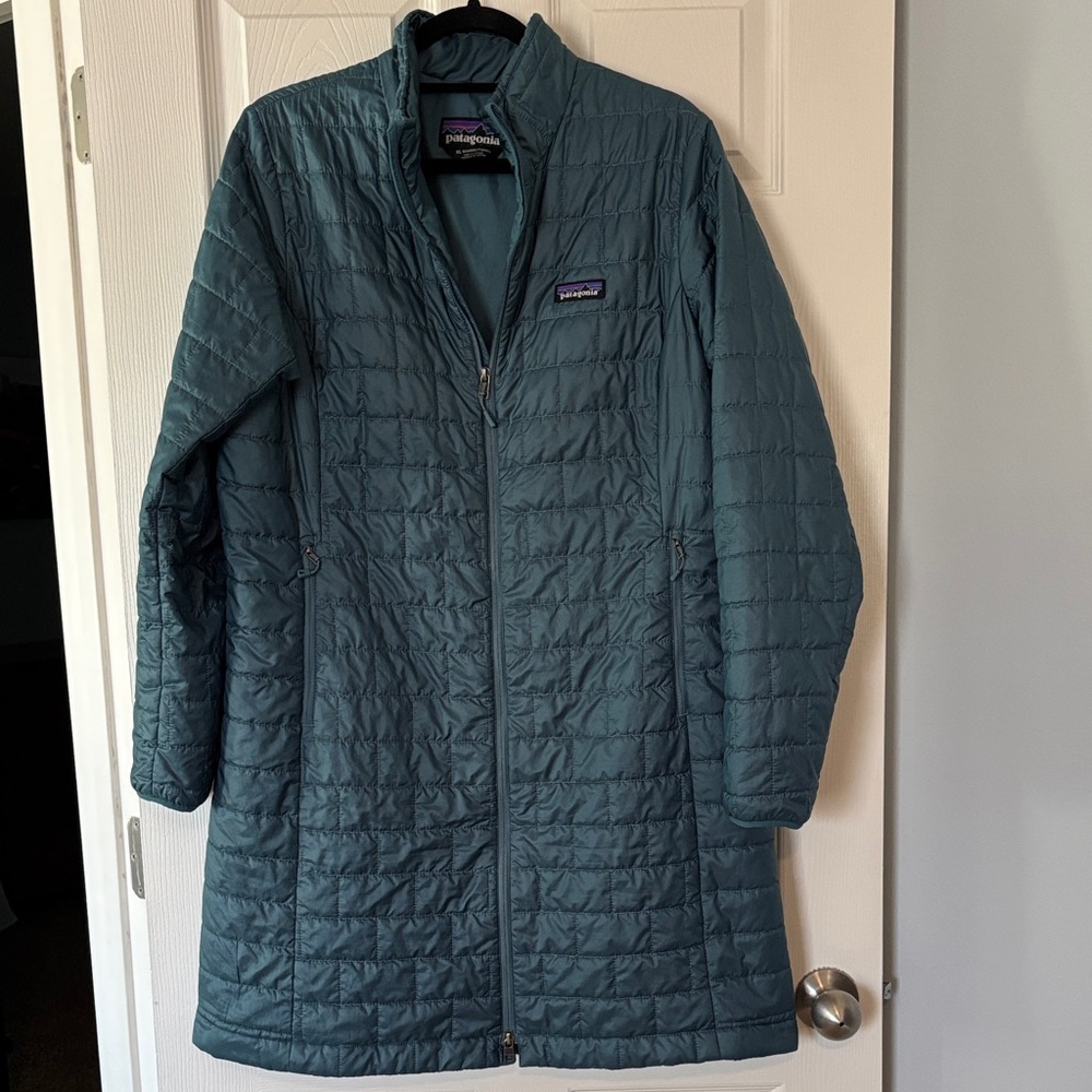 Patagonia Women's Long Quilted Puffer Jacket - Teal